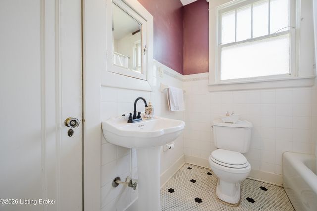 2232 Gladstone Ave, Louisville, KY 40205