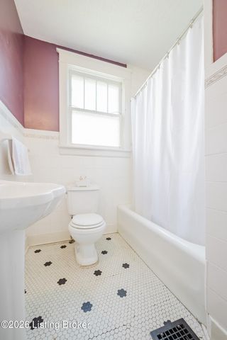 2232 Gladstone Ave, Louisville, KY 40205