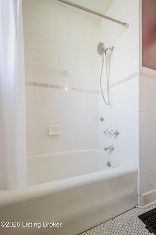 2232 Gladstone Ave, Louisville, KY 40205