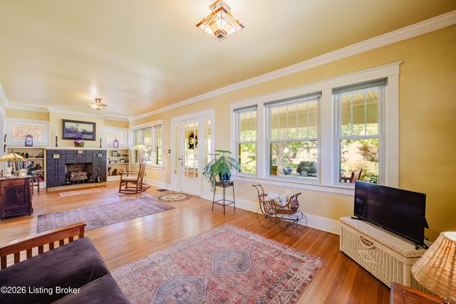 2232 Gladstone Ave, Louisville, KY 40205