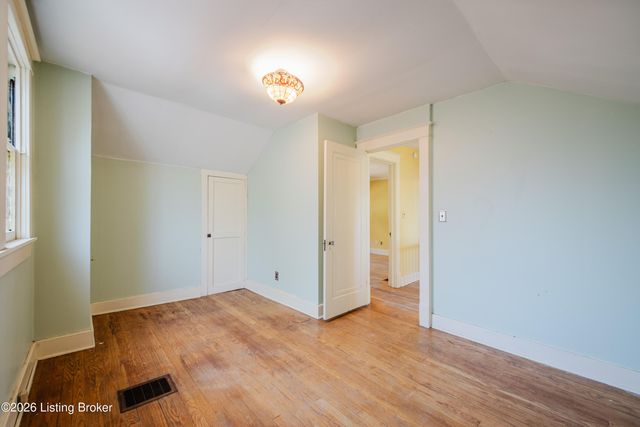 2232 Gladstone Ave, Louisville, KY 40205