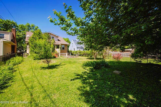 2232 Gladstone Ave, Louisville, KY 40205