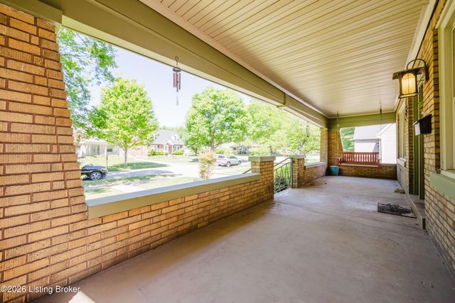 2232 Gladstone Ave, Louisville, KY 40205