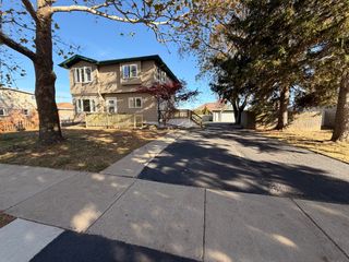 8325 Melvina Avenue, Burbank, IL 60459