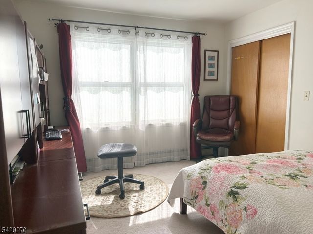 525 Stuyvesant Ave 2, Lyndhurst Twp., NJ 07071