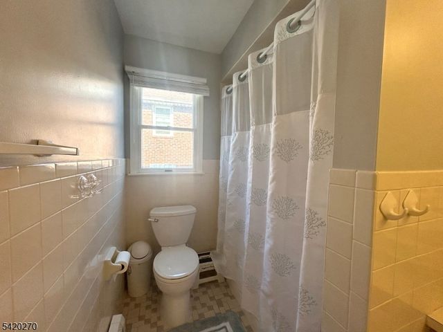 525 Stuyvesant Ave 2, Lyndhurst Twp., NJ 07071