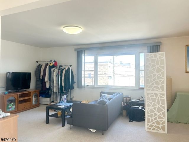 525 Stuyvesant Ave 2, Lyndhurst Twp., NJ 07071