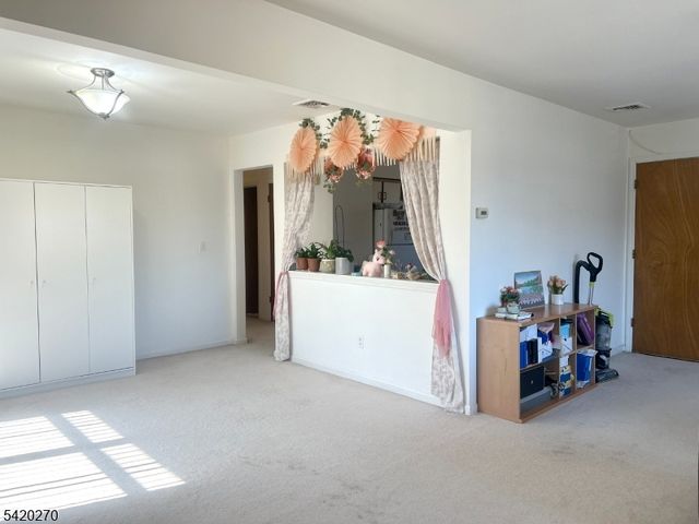 525 Stuyvesant Ave 2, Lyndhurst Twp., NJ 07071