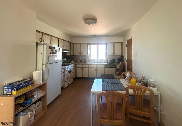 525 Stuyvesant Ave 2, Lyndhurst Twp., NJ 07071