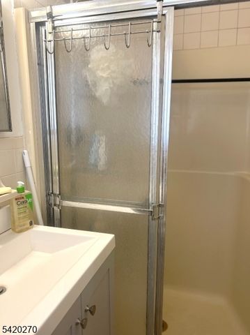 525 Stuyvesant Ave 2, Lyndhurst Twp., NJ 07071