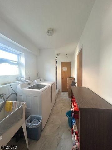 525 Stuyvesant Ave 2, Lyndhurst Twp., NJ 07071