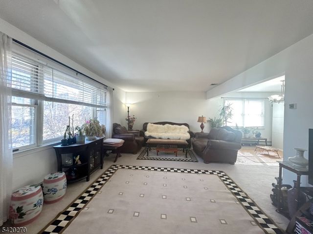 525 Stuyvesant Ave 2, Lyndhurst Twp., NJ 07071