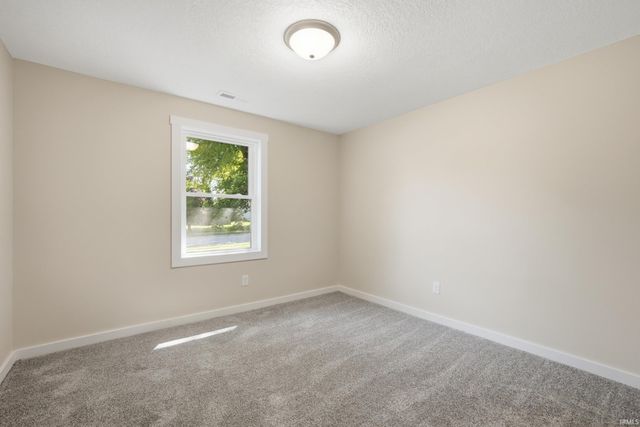 15115 Hedgebrook Drive, Huntertown, IN 46748