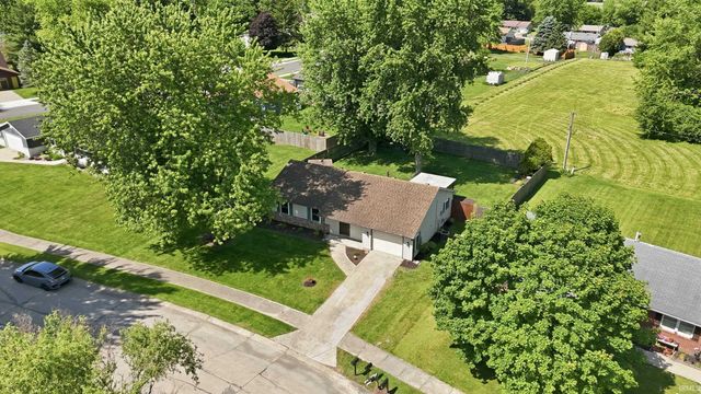 15115 Hedgebrook Drive, Huntertown, IN 46748
