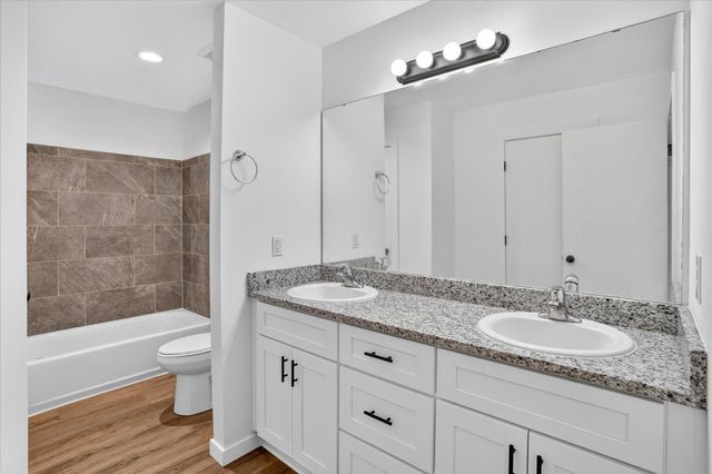 1027 South Missouri Avenue, Springfield, MO 65807