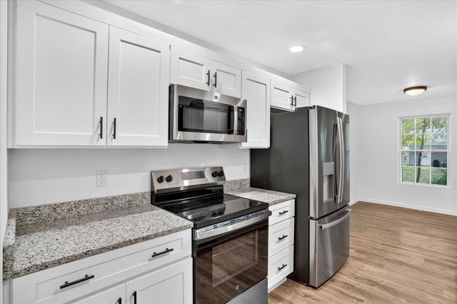 1027 South Missouri Avenue, Springfield, MO 65807