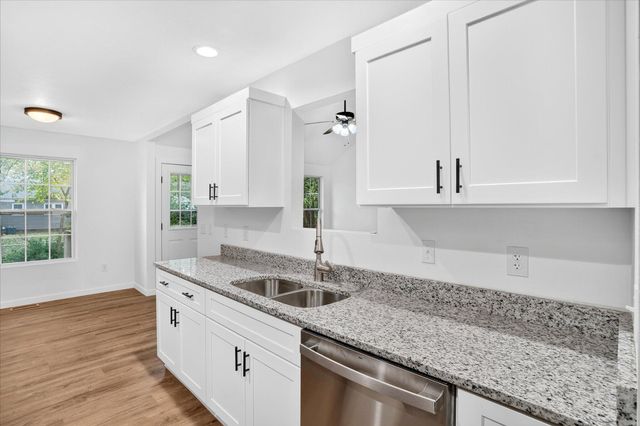 1027 South Missouri Avenue, Springfield, MO 65807