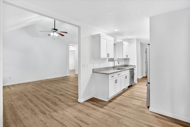 1027 South Missouri Avenue, Springfield, MO 65807