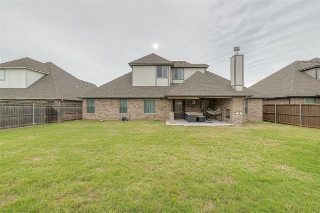 801 Bison Crossing Drive, Yukon, OK 73099