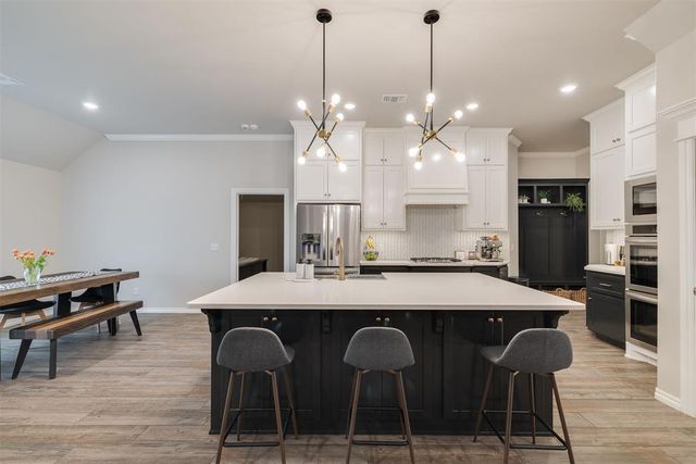 801 Bison Crossing Drive, Yukon, OK 73099