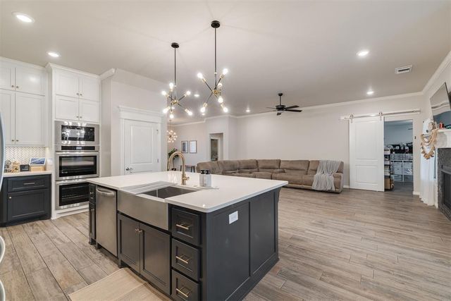 801 Bison Crossing Drive, Yukon, OK 73099
