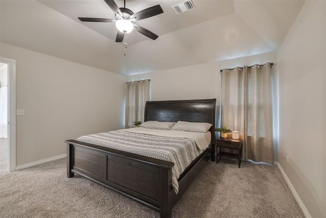 801 Bison Crossing Drive, Yukon, OK 73099