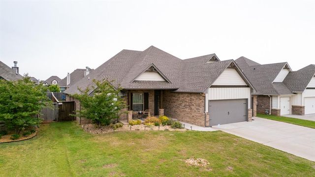 801 Bison Crossing Drive, Yukon, OK 73099