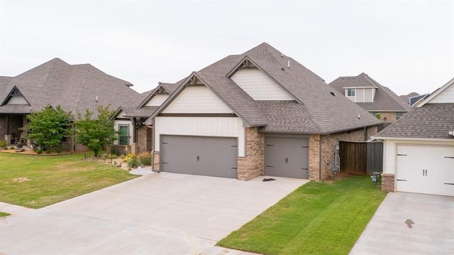 801 Bison Crossing Drive, Yukon, OK 73099