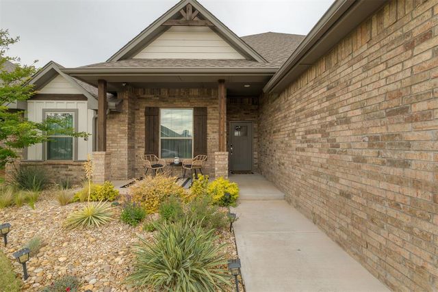 801 Bison Crossing Drive, Yukon, OK 73099