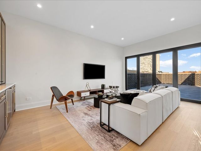 1433 W Cortez Street PH, Chicago, IL 60622