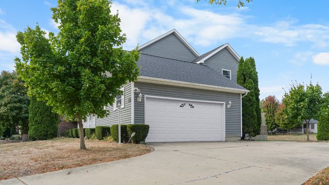 1103 Prestwick Point, Champaign, IL 61822