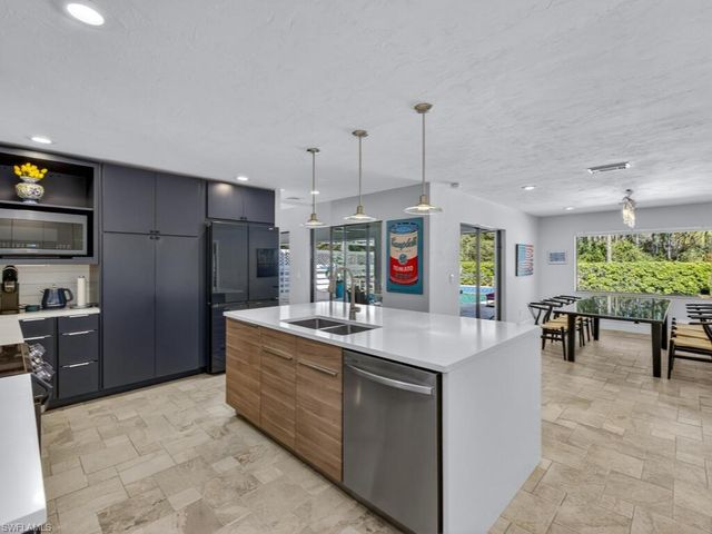 3331 3rd AVE NW, Naples, FL 34120