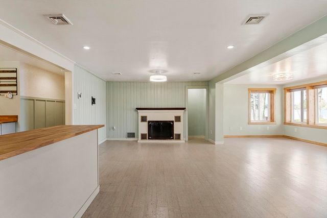167 Townsend Harbor Road, Lunenburg, MA 01462