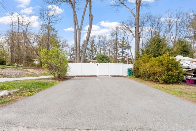 167 Townsend Harbor Road, Lunenburg, MA 01462