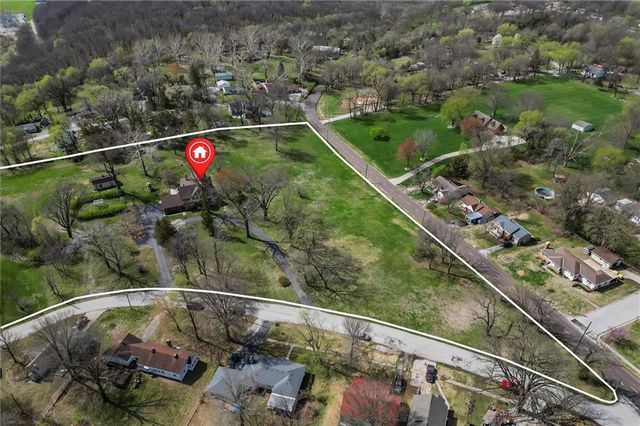 8 Orchard Place, Excelsior Springs, MO 64024