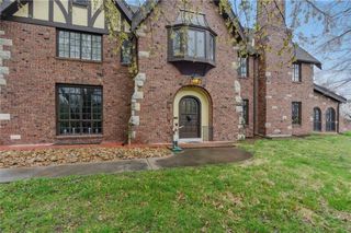 8 Orchard Place, Excelsior Springs, MO 64024