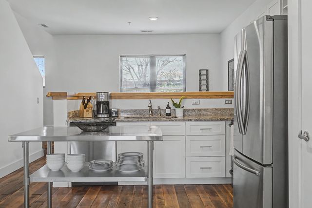 1225 4th Ave S Apt 205, Nashville, TN 37210