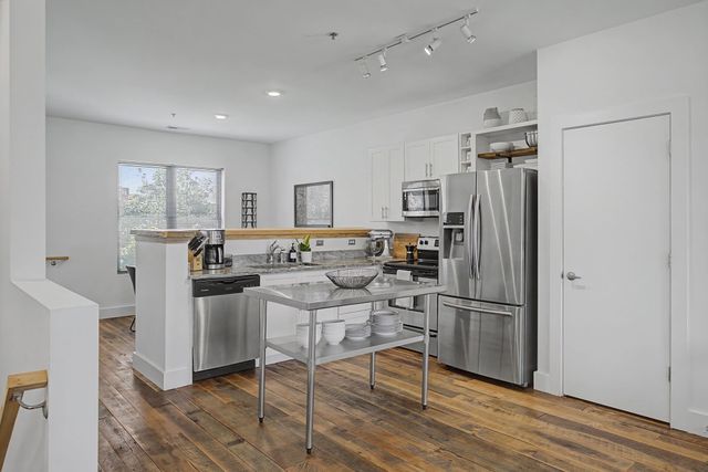 1225 4th Ave S Apt 205, Nashville, TN 37210