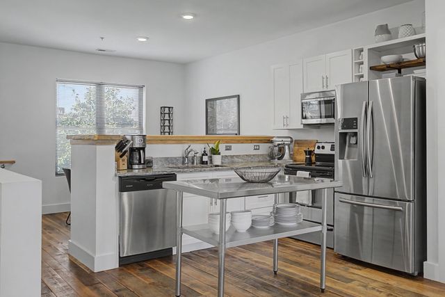 1225 4th Ave S Apt 205, Nashville, TN 37210