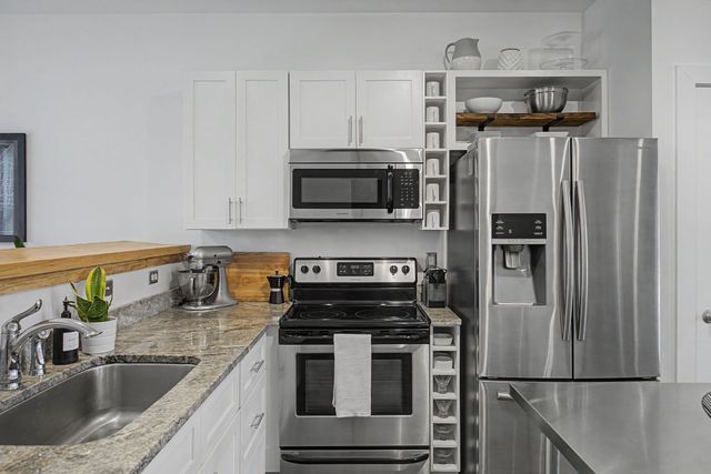 1225 4th Ave S Apt 205, Nashville, TN 37210