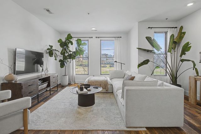 1225 4th Ave S Apt 205, Nashville, TN 37210