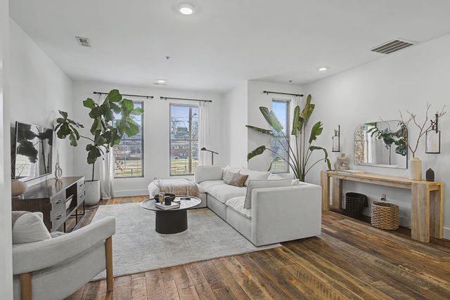 1225 4th Ave S Apt 205, Nashville, TN 37210