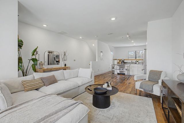 1225 4th Ave S Apt 205, Nashville, TN 37210