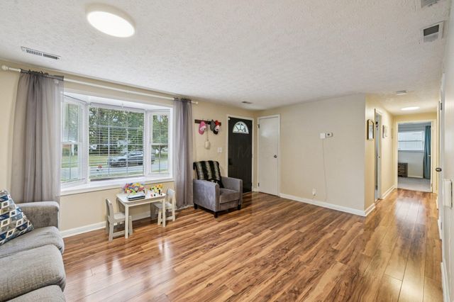 343 Amesbury Drive, Gahanna, OH 43230