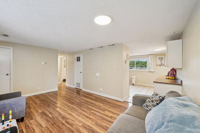 343 Amesbury Drive, Gahanna, OH 43230