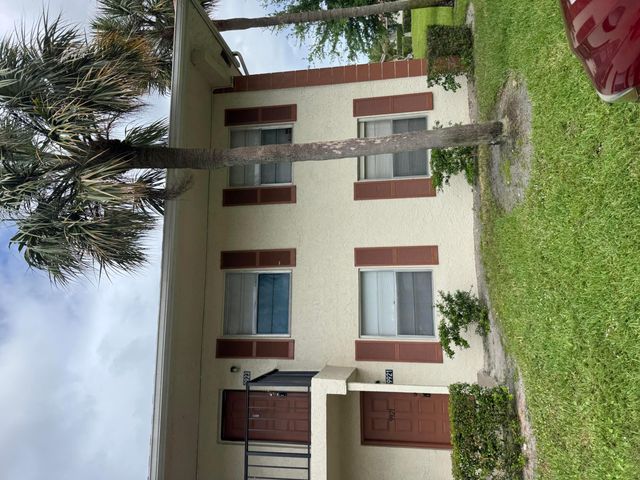 9921 Three Lakes Circle 9921, Boca Raton, FL 33428