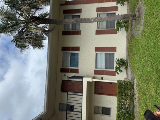 9921 Three Lakes Circle 9921, Boca Raton, FL 33428