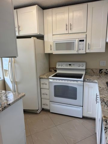 9921 Three Lakes Circle 9921, Boca Raton, FL 33428