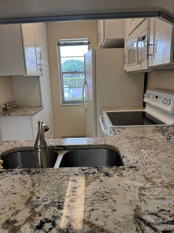 9921 Three Lakes Circle 9921, Boca Raton, FL 33428