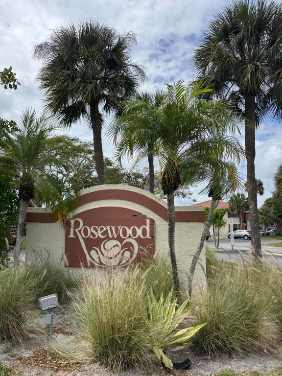 9921 Three Lakes Circle 9921, Boca Raton, FL 33428